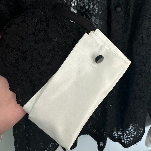 Ann Taylor Black Lace Button Down Top w/ White Accents Size 6 Classic Look - Picture 2 of 9